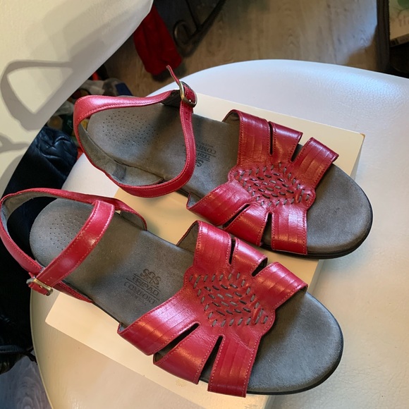 SAS TRIPLE COMFORT RED 9 1/2W sandal EUC - Picture 2 of 7